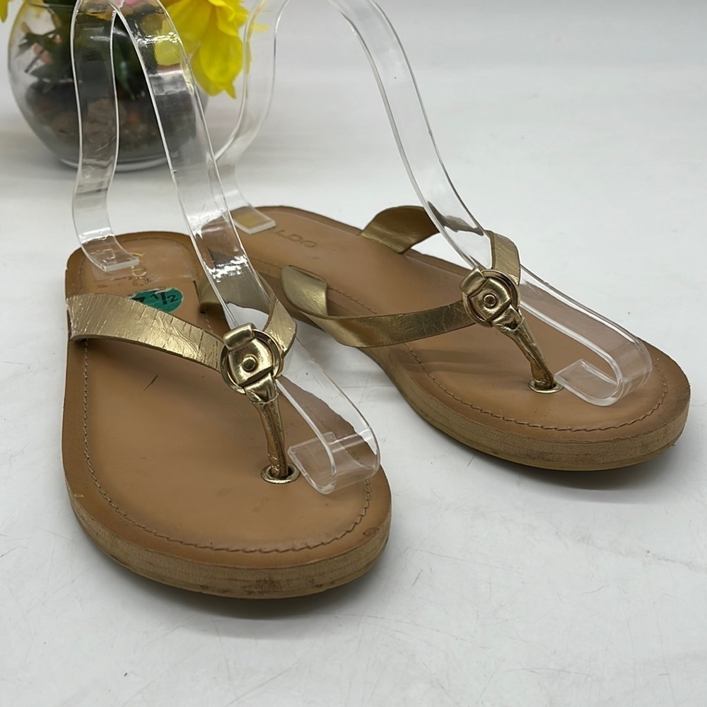 Aldo Gold Flip Flop Leather Sandal Size 7.5 FFT3635F